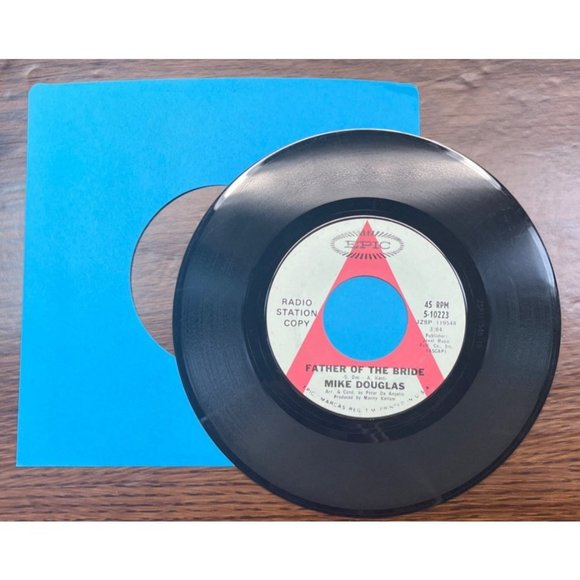 Mike Douglas Father of the Bride / Hold Me 45 Pop Promo Epic 5-10223 - Picture 3 of 4